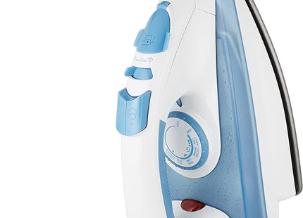 2200W steam iron with non-stick soleplate and spray function 