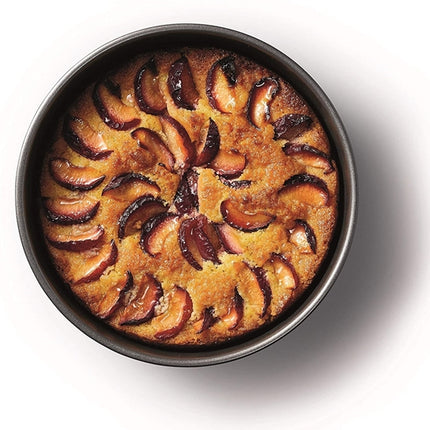 قالب كيك  ذات قاعدة معدنية مقاس 18 سم