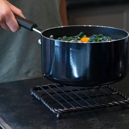 MIKASA GOURMET TRIVET FOR HOT PANS WITH ROPE DETAILING, WIRE, BLACK, 17.5 CM