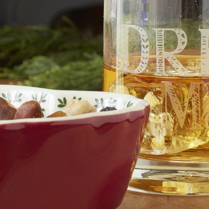 إبريق ماء زجاج من قمم إبداعية