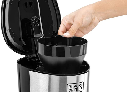 Black + Decker coffee maker, capable of preparing 10 cups, with a power of 750 watts
