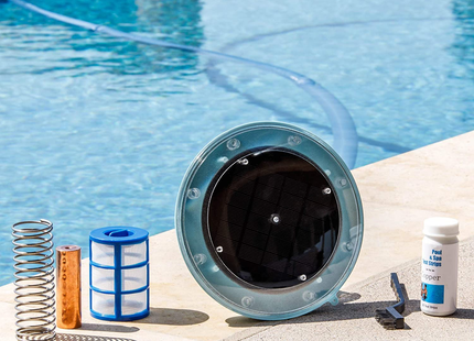 Solar powered swimming pool sterilization device 