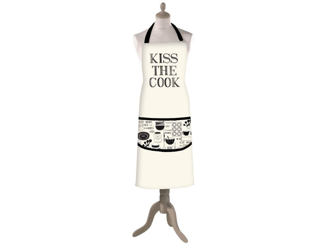 Kitchen apron and oven mitt set from Creative Tops 