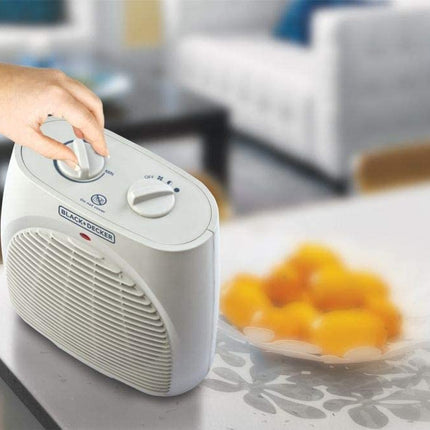 دفاية كهربائية بمروحة عمودية من بلاك اند ديكر  - ابيض