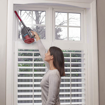 مكنسة غبار كهربائية لاسلكية محمولة من بلاك اند ديكر، بقوة 12 فولت