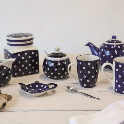 LONDON POTTERY OUT OF THE BLUE GLOBE TEAPOT WITH STRAINER, STONEWARE, NAVY BLUE CIRCLES DESIGN, 4 CUP (900 ML)