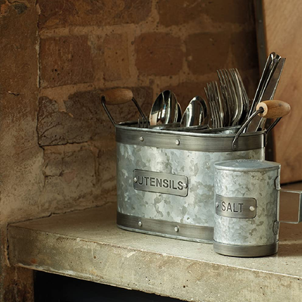 KitchenCraft Industrial Kitchen Galvanised Steel Vintage-Style Salt Shaker, 9 x 7 x 10 cm (3.5" x 3" x 4")