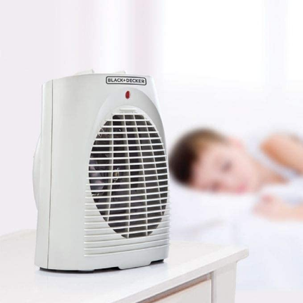 دفاية كهربائية بمروحة عمودية من بلاك اند ديكر  - ابيض